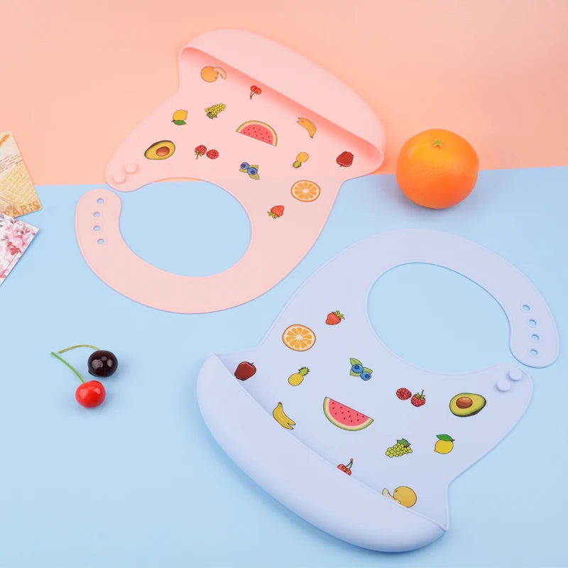 Babero de silicona impermeable para bebé, diseño de plátano, para alimentación de recién nacidos, delantal suave comestible, bufanda ajustable para eructos de bebé
