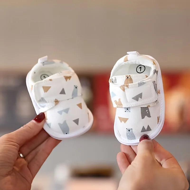 Cute Bear Soft Sole Comfortable Sandals for Infants and Toddlers, Baotou Anti Kick First Step Shoes 0-18 Months