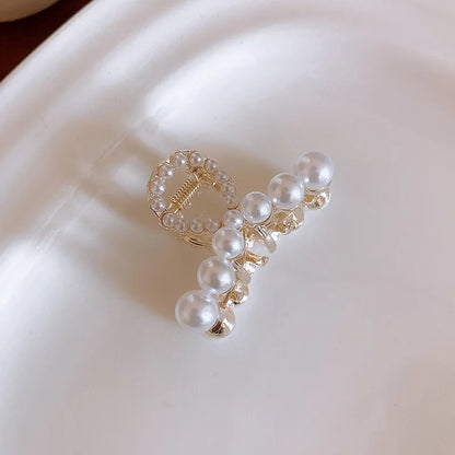 New French Metal Style Imitation Pearl Geometric Mini Cute Hair Claws for Women Temperament Trend Shark Clip Senior Accessories