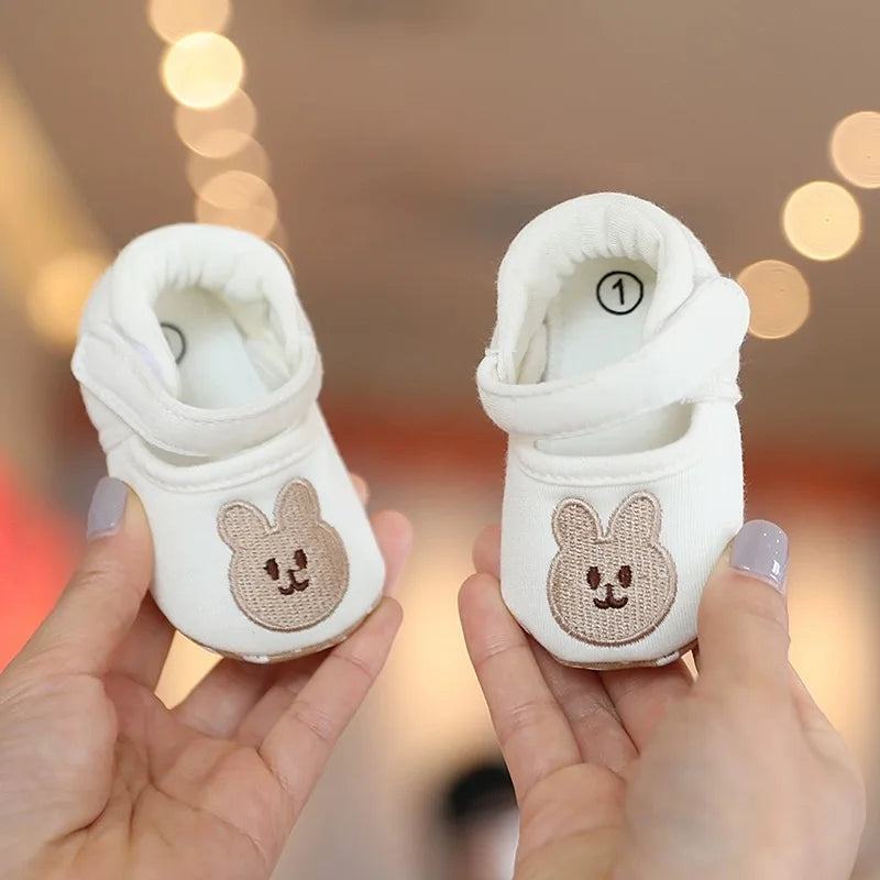 Cute Bear Soft Sole Comfortable Sandals for Infants and Toddlers, Baotou Anti Kick First Step Shoes 0-18 Months