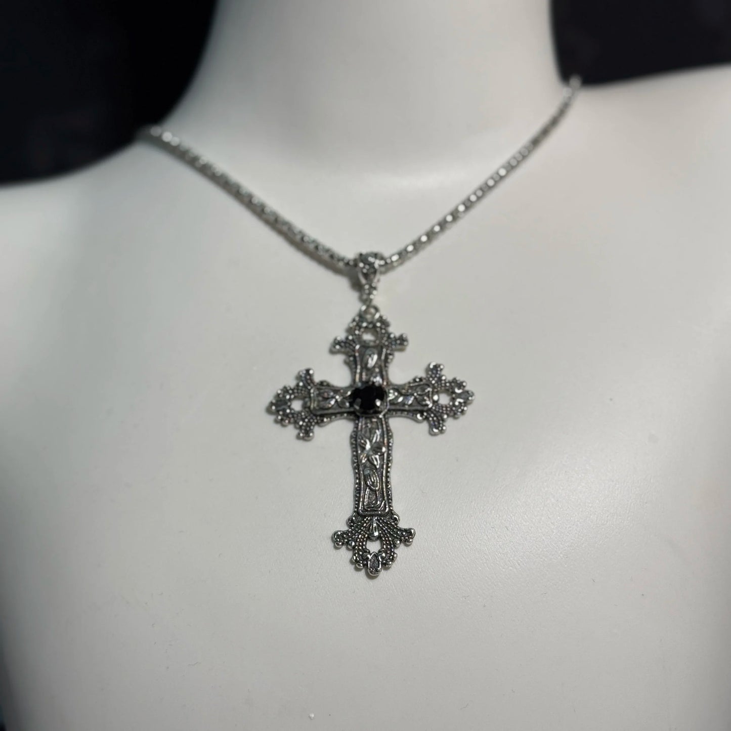 Y2K Punk Crystal Big Cross Pendant Necklaces for Women Men, Gothic Irregular Cross Clavicle Chain Necklaces, Aesthetic Jewelry