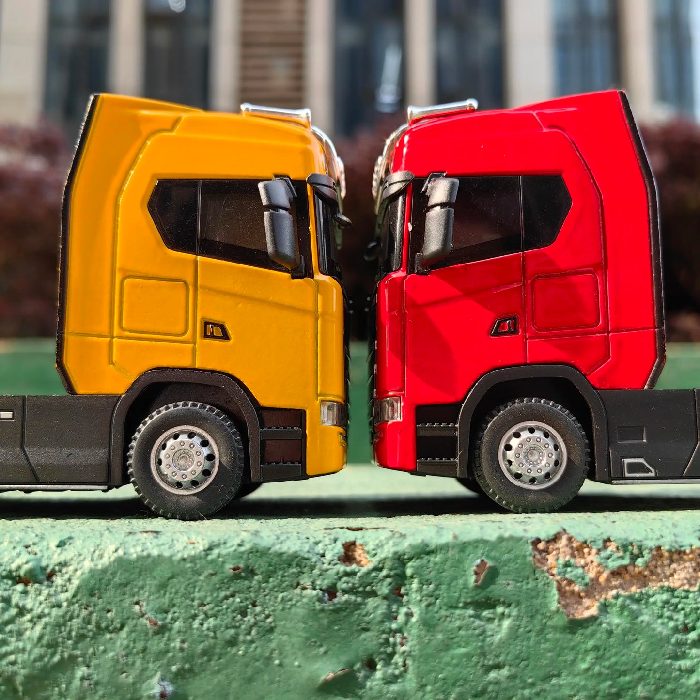 1:50 Alloy Diecast Large Truck Model Car Toy Simulation Container Toy Sound and Light Pull BackTransport Vehicle Model Kid Gifts