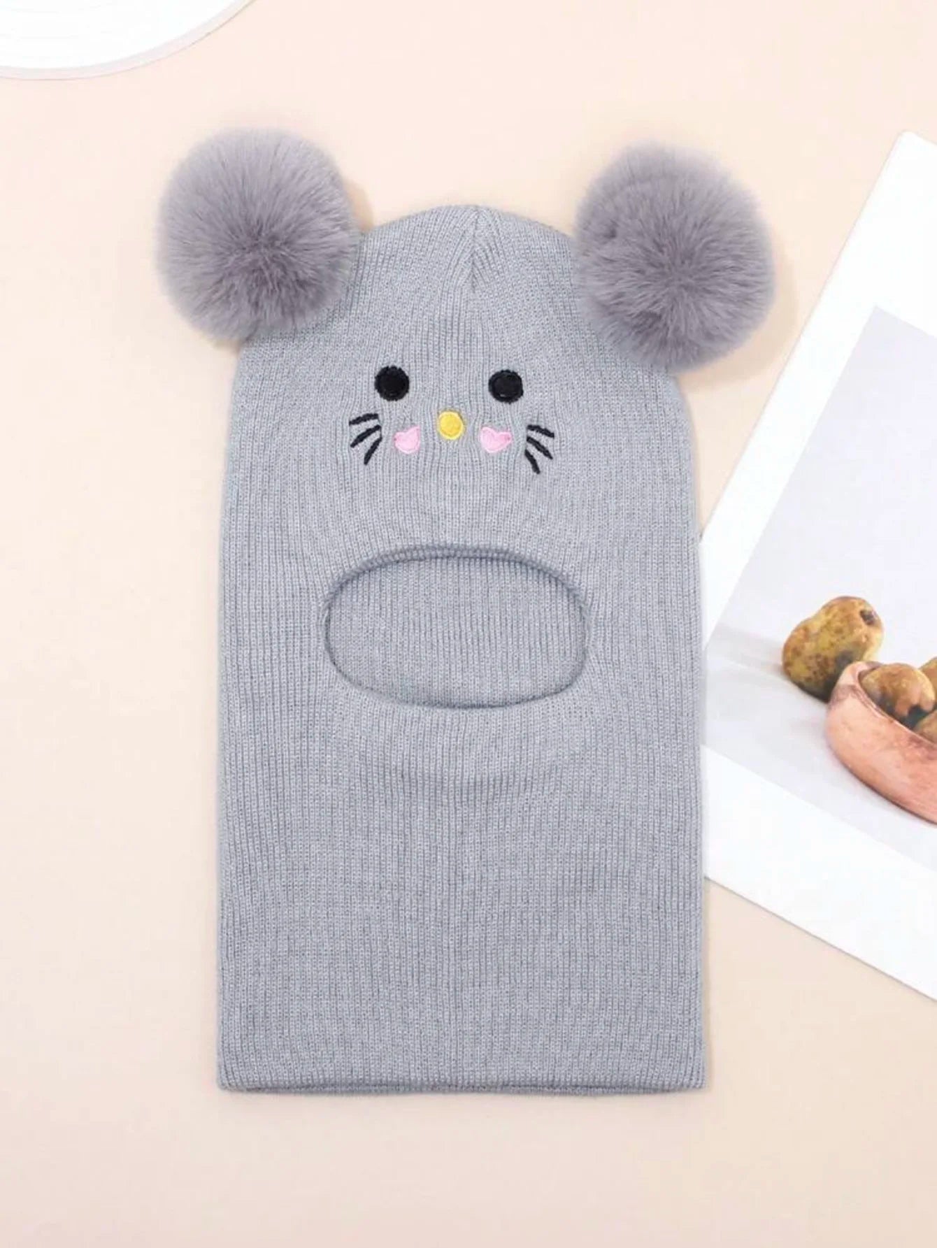 One-piece caps, scarves, and ear protectors for autumn and winter, and embroidered cat headscarves for boys and girls aged 1-6