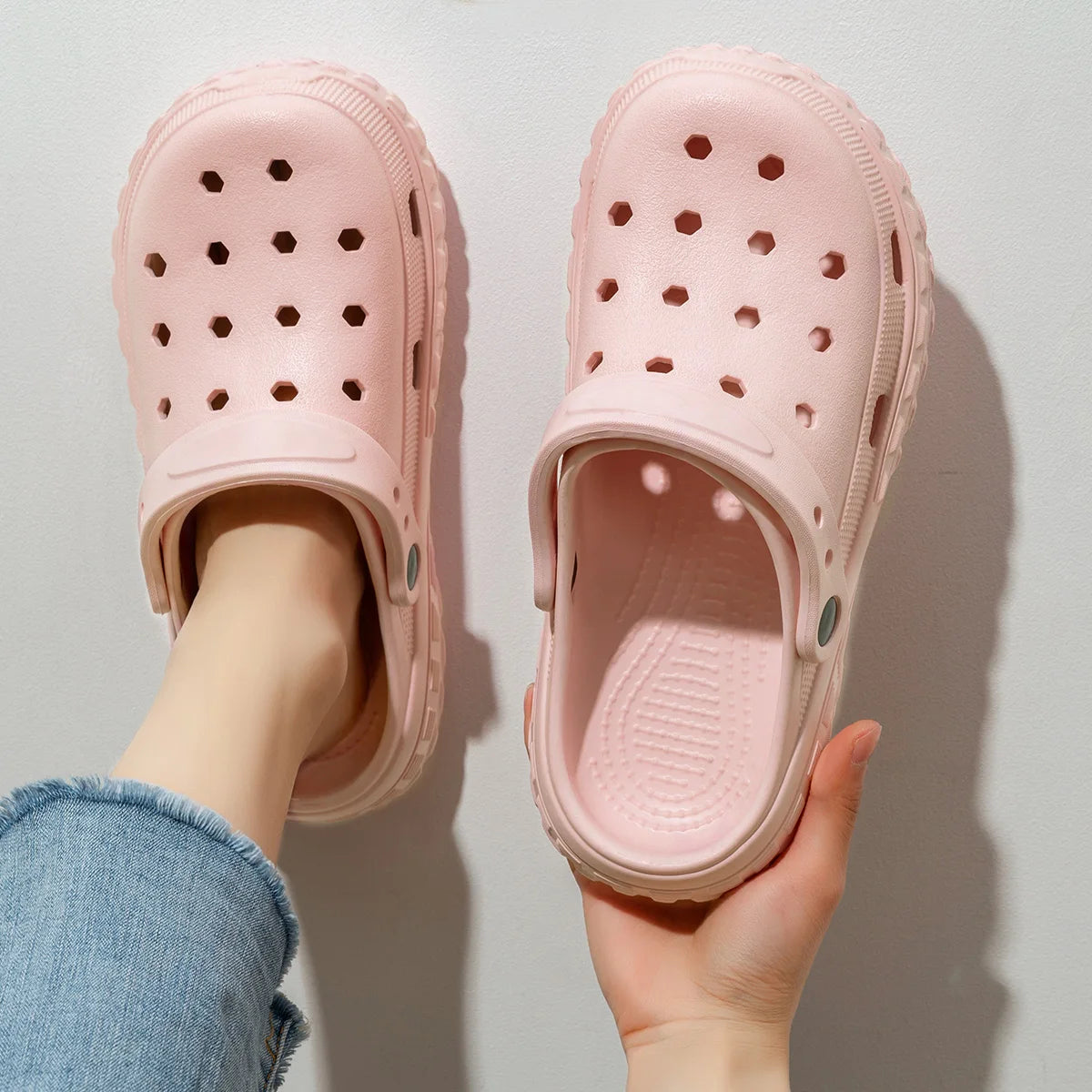 EVA Unisex Hole Shoes, Beach Thick Bottom Outdoor Slippers, Comfortable Breathable Indoor Slippers