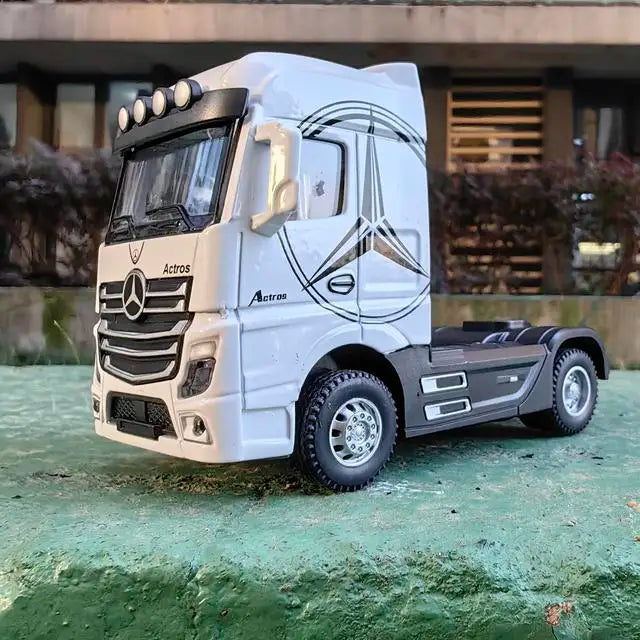 1:50 Alloy Diecast Large Truck Model Car Toy Simulation Container Toy Sound and Light Pull BackTransport Vehicle Model Kid Gifts