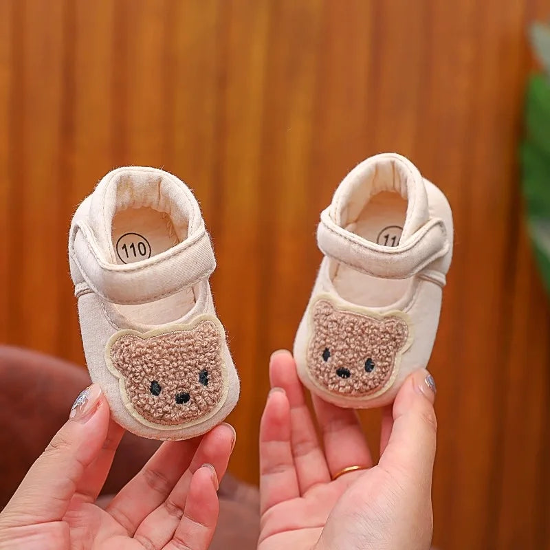 Cute Bear Soft Sole Comfortable Sandals for Infants and Toddlers, Baotou Anti Kick First Step Shoes 0-18 Months