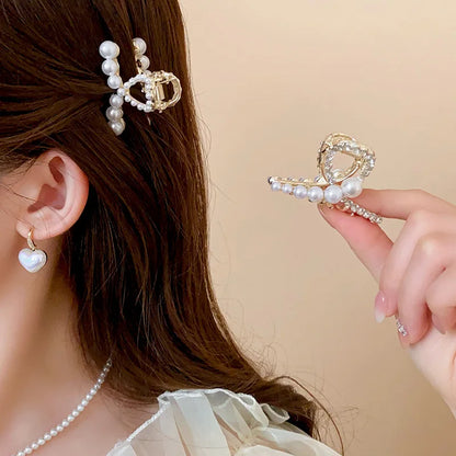 New French Metal Style Imitation Pearl Geometric Mini Cute Hair Claws for Women Temperament Trend Shark Clip Senior Accessories