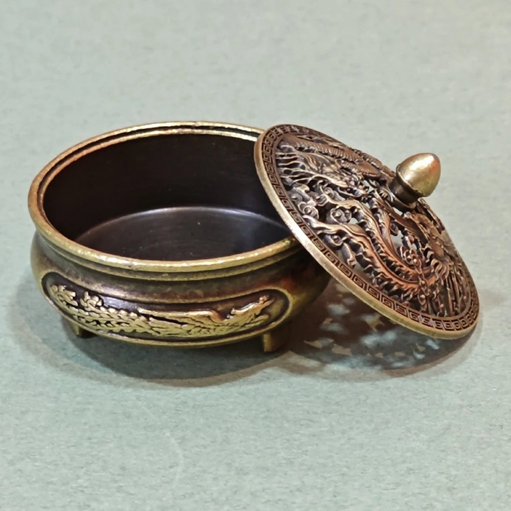 Longfeng Fingertip Stove, Three-Legged Small Incense Burner, Non-Stick Powder Tray, Creative Aromatherapy Burner 1PC