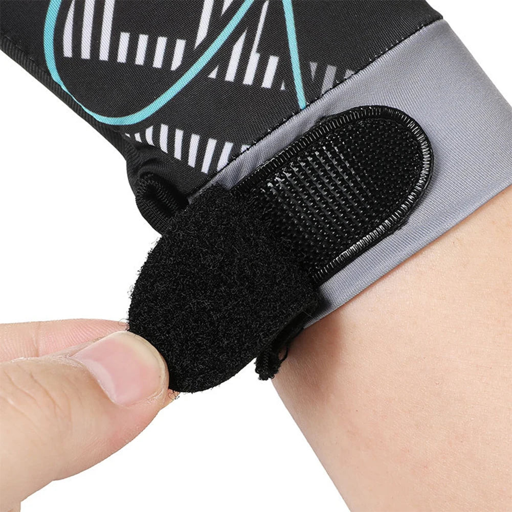 1pc Left Hand Billiards Glove Three Finger Snooker Billiard Glove Non Slip Stickers Elasticity Billiard Training Gloves