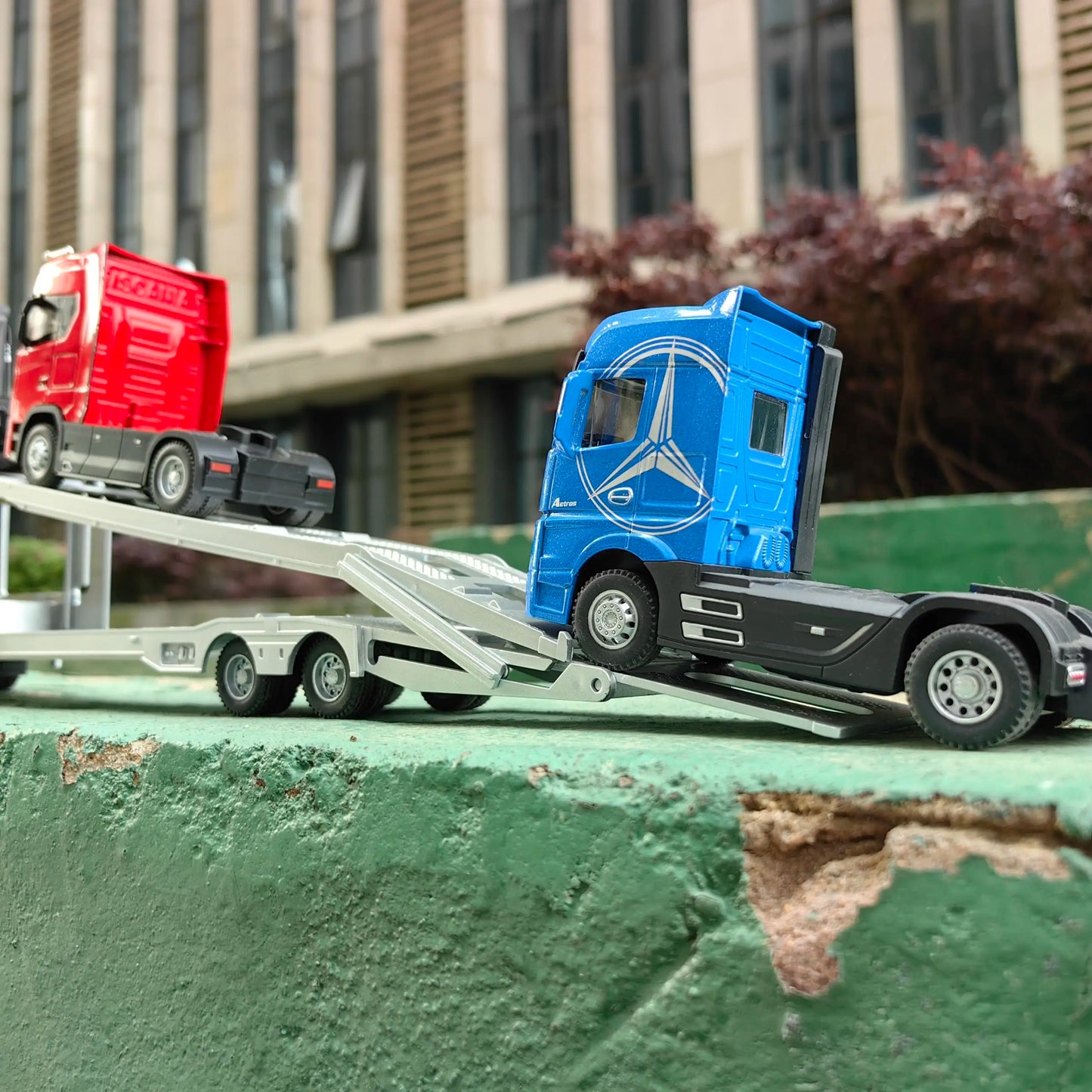 1:50 Alloy Diecast Large Truck Model Car Toy Simulation Container Toy Sound and Light Pull BackTransport Vehicle Model Kid Gifts