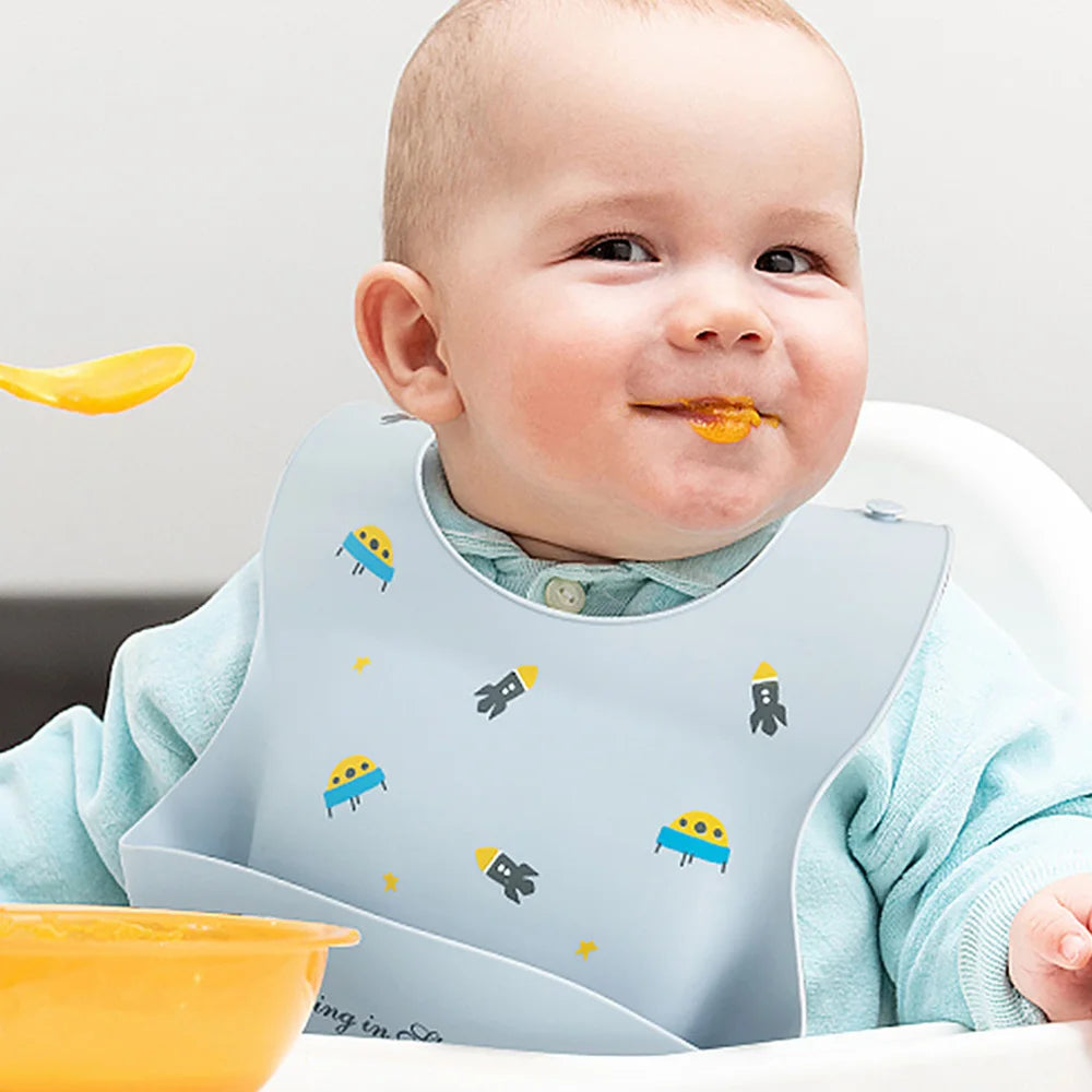 Baberos impermeables para niños, alimentación de bebés, cosas para comer, silicona suave, estampado de dibujos animados de animales, baberos ajustables para probar y alimentar al bebé