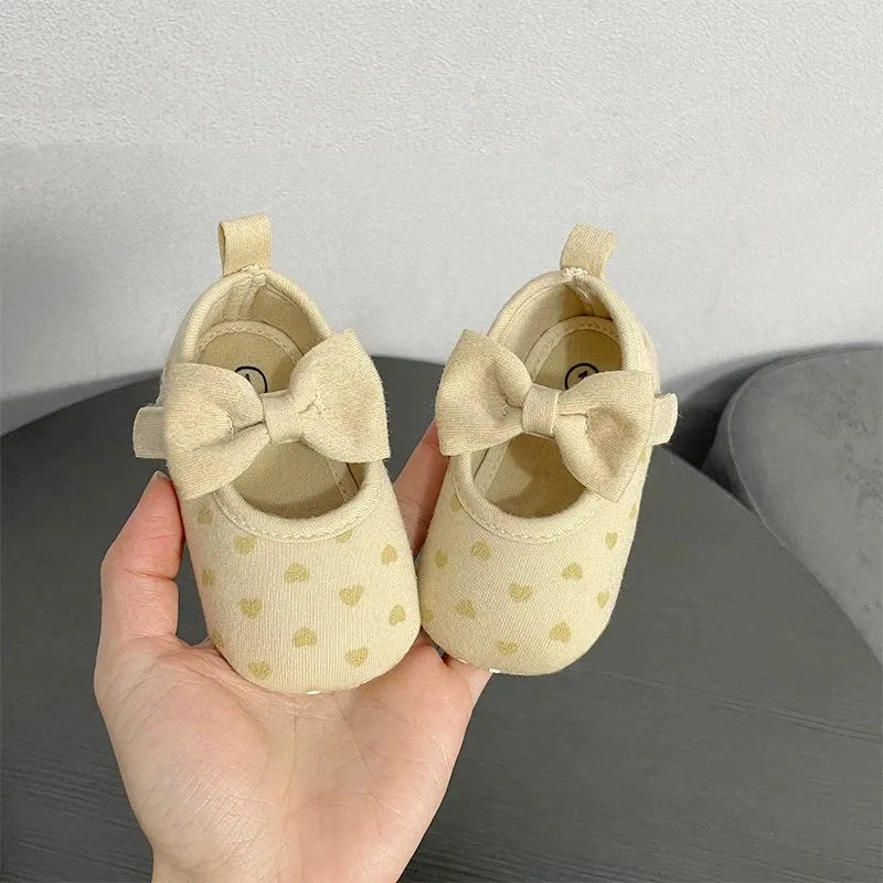 Cute Bear Soft Sole Comfortable Sandals for Infants and Toddlers, Baotou Anti Kick First Step Shoes 0-18 Months